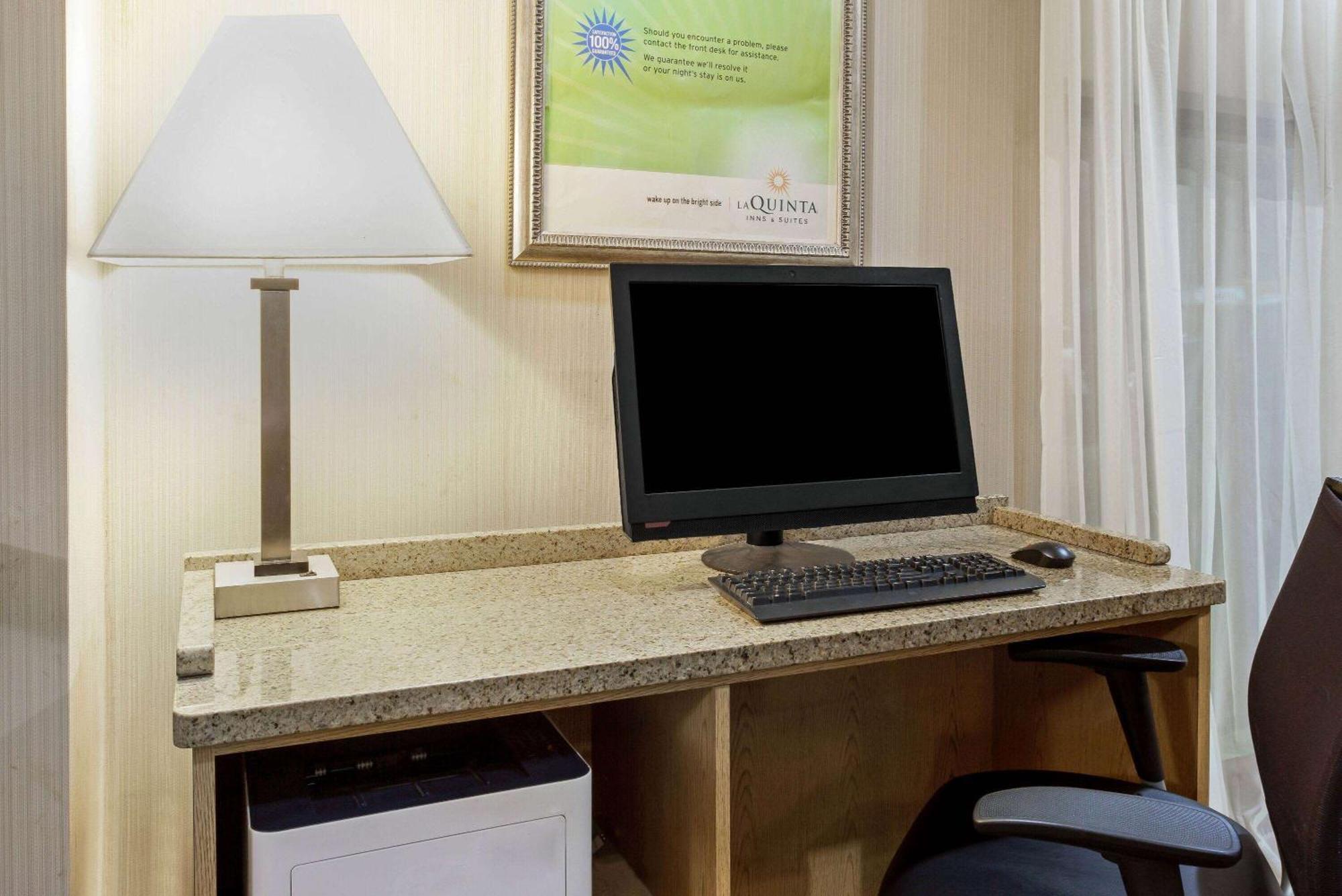 La Quinta By Wyndham Stamford / New York City Εξωτερικό φωτογραφία