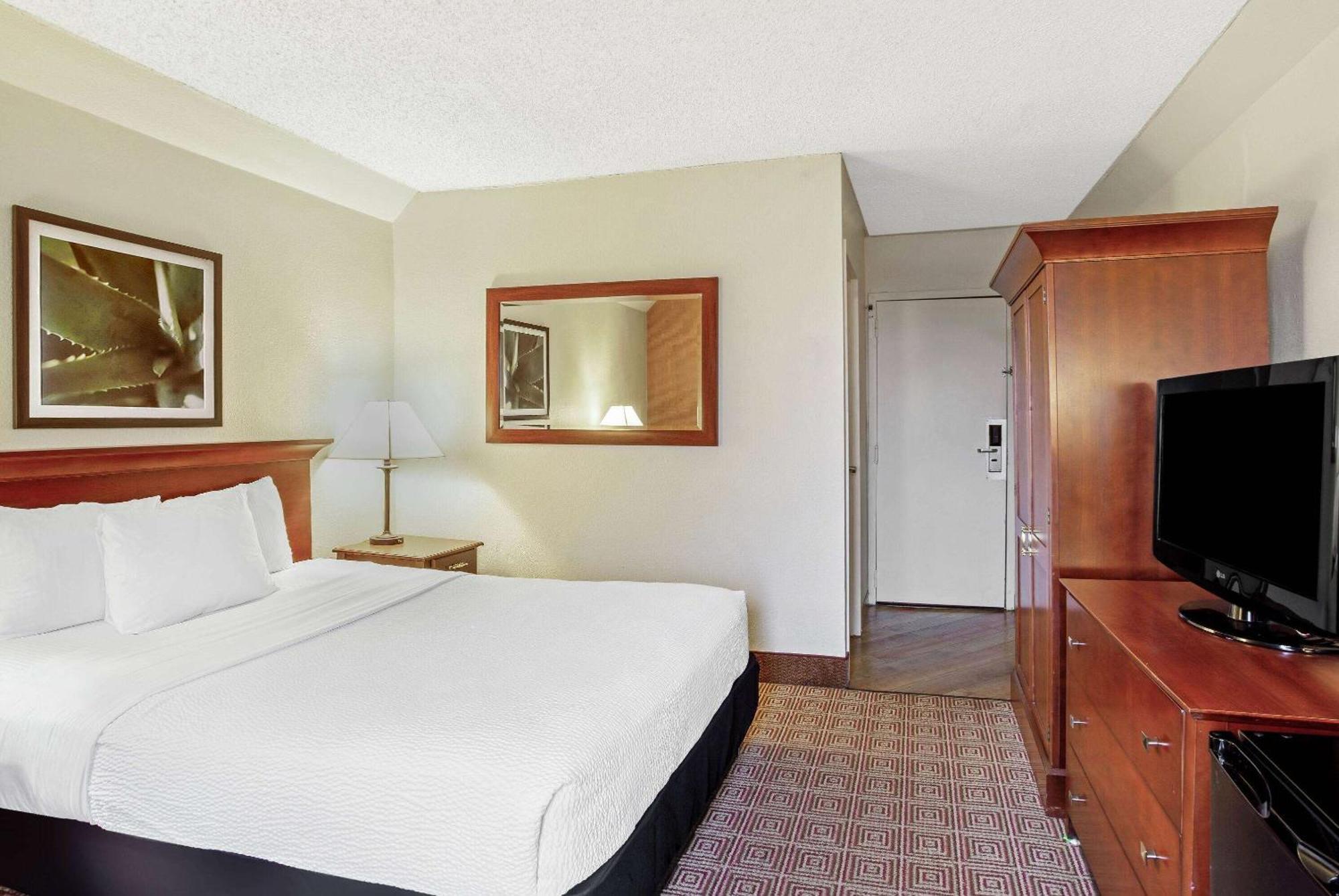 La Quinta By Wyndham Stamford / New York City Εξωτερικό φωτογραφία